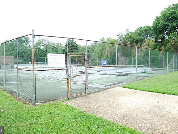 3rd image of 15 Silverwood Cir APT 12