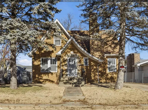 1820 Dill St, Burlington, IA 52601