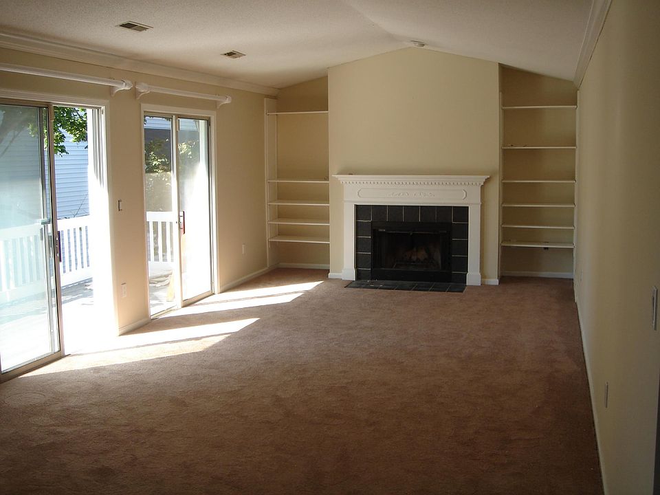 2nd image of 3909 Park Ave #31