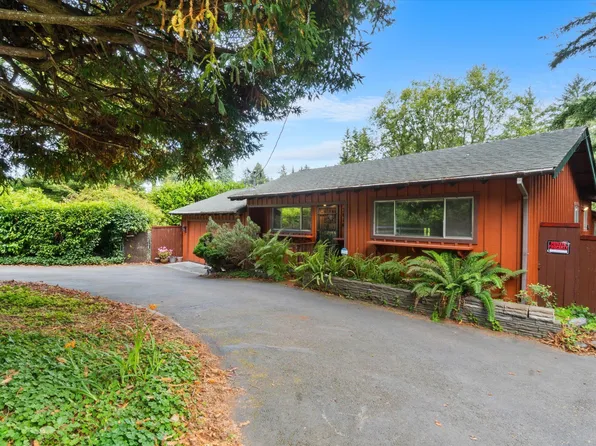 2010 Malone Rd, Crescent City, CA 95531