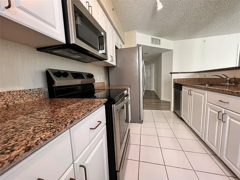 1155 Brickell Bay Dr #16 — Photo 7