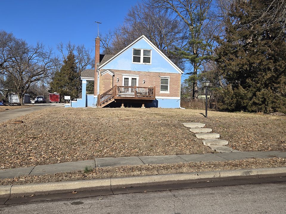 1st image of 8610 W 60th St