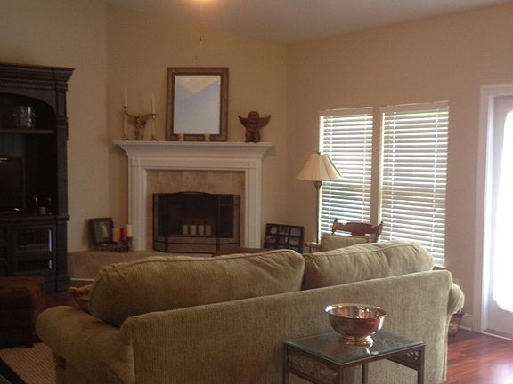 2nd image of 2586 Halleck Ln
