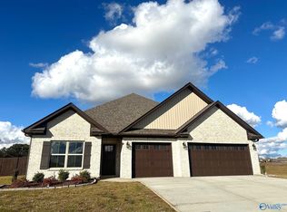 301 Plant View Dr, Meridianville, AL 35759