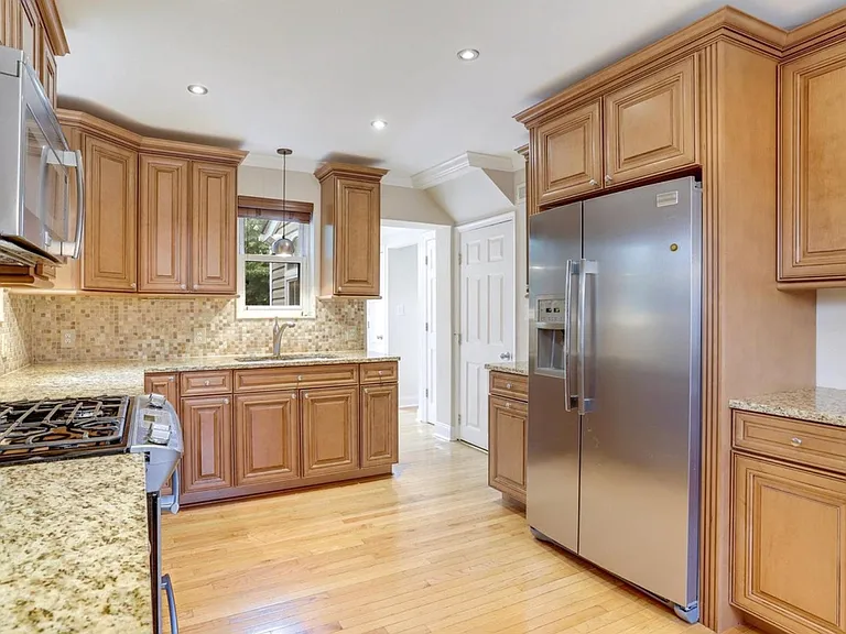 615 N George Mason Dr — Photo 7