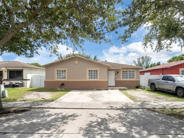 3850 NW 202nd St, Miami Gardens, FL 33055