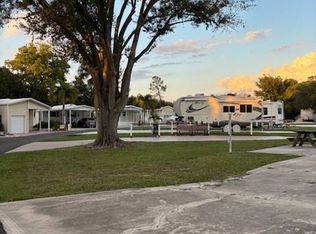 33 Beachfront Ln, Lake Placid, FL 33852