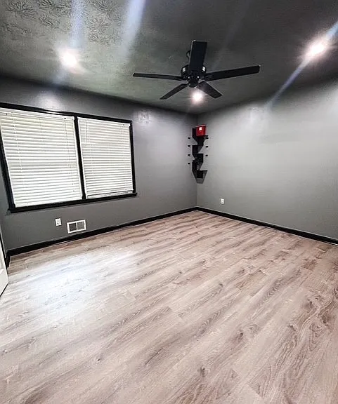 5583 Woodland Dr — Photo 7