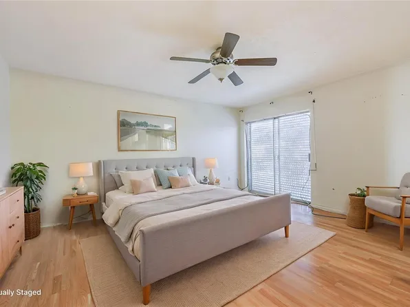 1305 Town Cir #4, Baytown, TX 77520