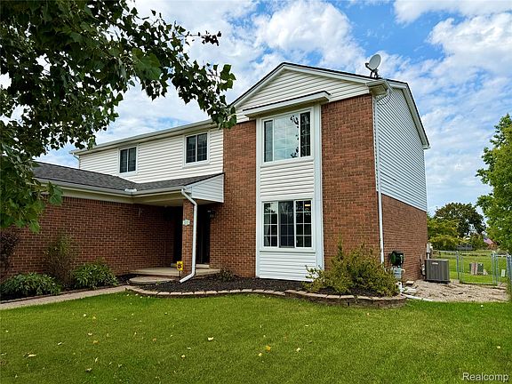 2nd image of 15873 Nathan Dr