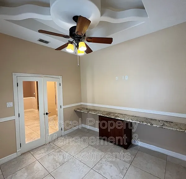 3911 Inez St — Photo 17