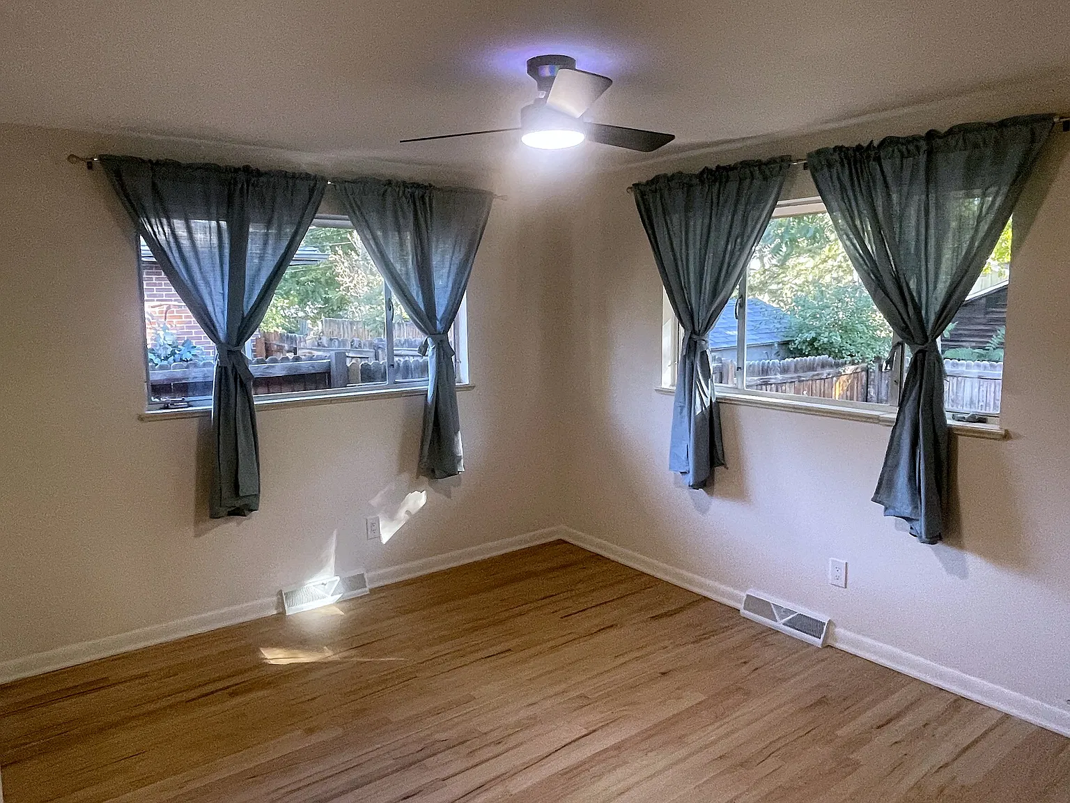 1136 Krameria St — Photo 3
