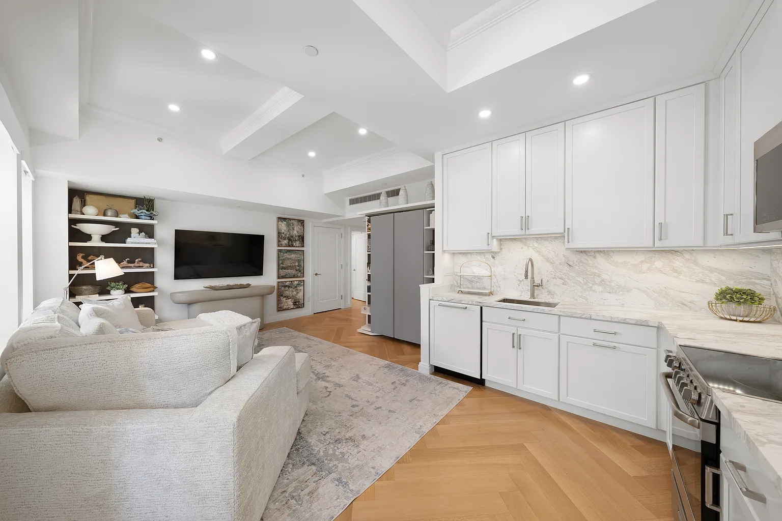 160 Central Park S #1817 photo 1