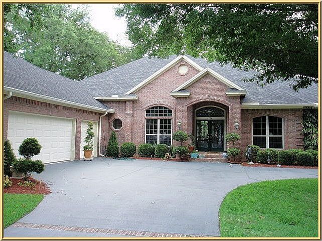 COURTYARD ENTRY, 3-CAR GARAGE