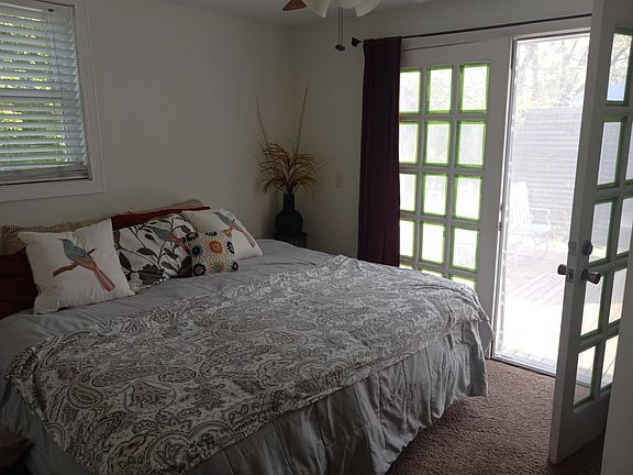 3rd image of 305 Lafayette Ave #L