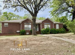 910 Timbercrest Ave, Okmulgee, OK 74447