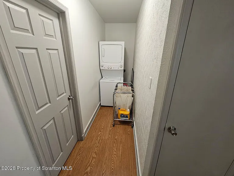 1057 Lincoln St — Photo 7