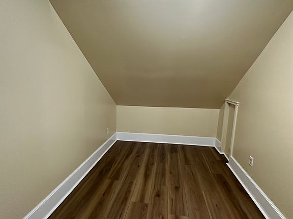 3rd image of 395 Howard Ave #3