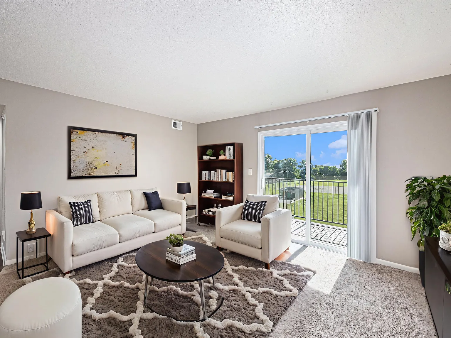 Blue Springs Apartments — Photo 4