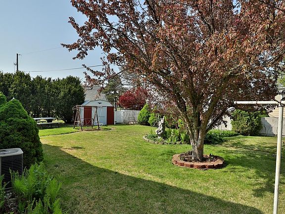 4th image of 3622 N Gale Ave