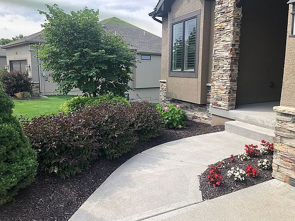 Front yard landscaping 3