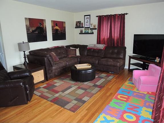 2nd image of 502 Patterson Ct