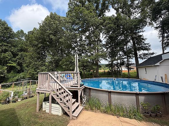 5th image of 107 Pine Ridge Ct