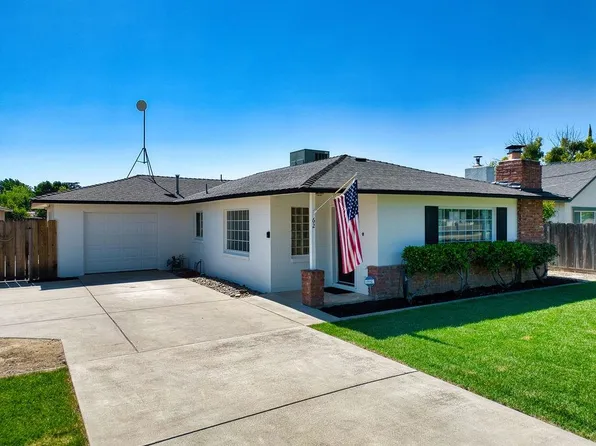 62 N Oak Ave, Oakdale, CA 95361