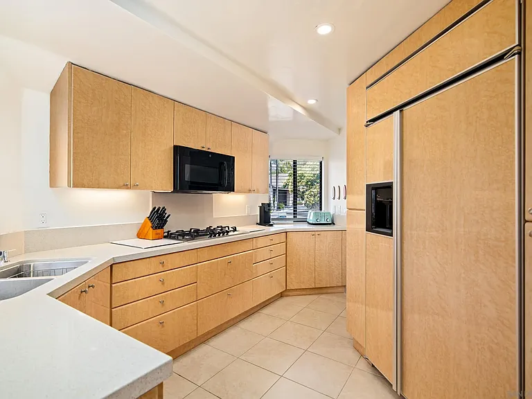 2452 Azure Coast Dr — Photo 20