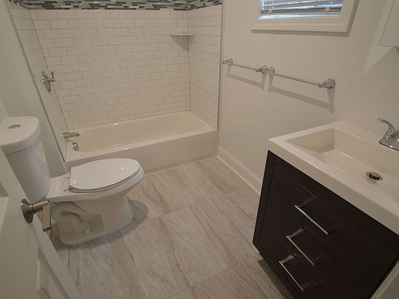4th image of 22 Winter St #1