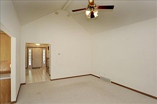 4th image of 61 Lakeside Dr