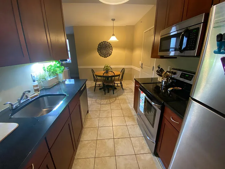 171 Grape St #202 — Photo 4