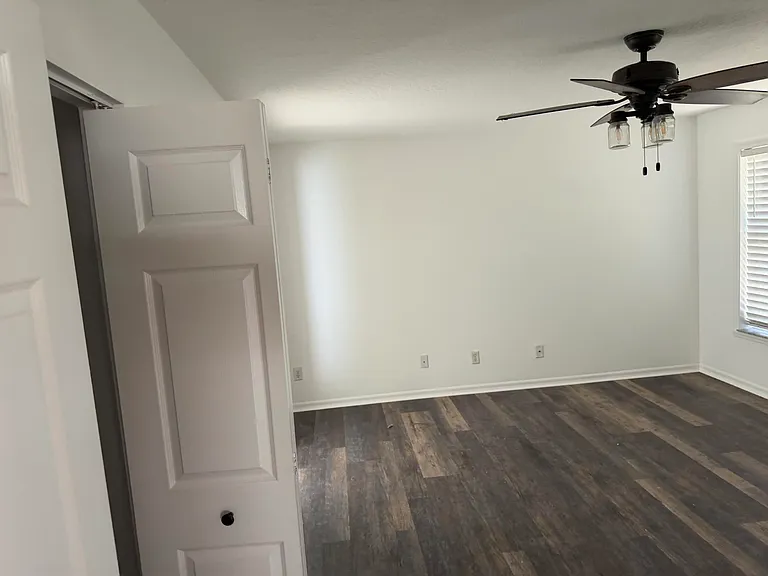 1874 SW Capehart Ave — Photo 15