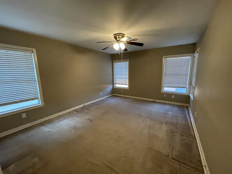 611 E University Dr #1 — Photo 19