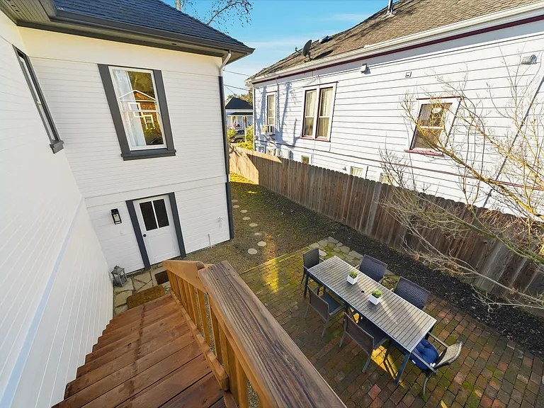 1440 Center St — Photo 25