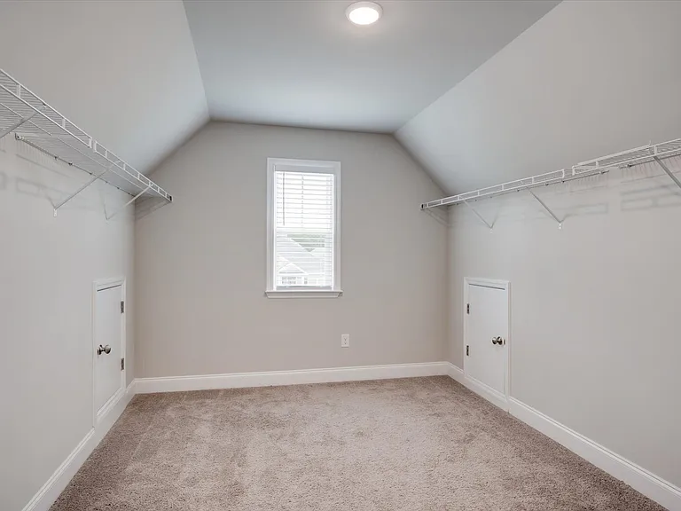 707 Navan Ln — Photo 25