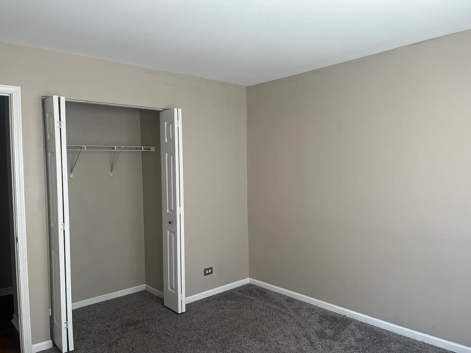 4 bed, 2023 sqft, $2,675 — Photo 2