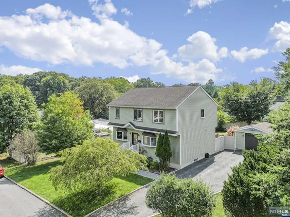 16 Colgate Rd, Oakland, NJ 07436