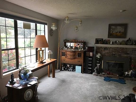 2nd image of 785 Wildflower St NE