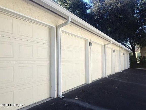2nd image of 13715 RICHMOND PARK Drive N #908