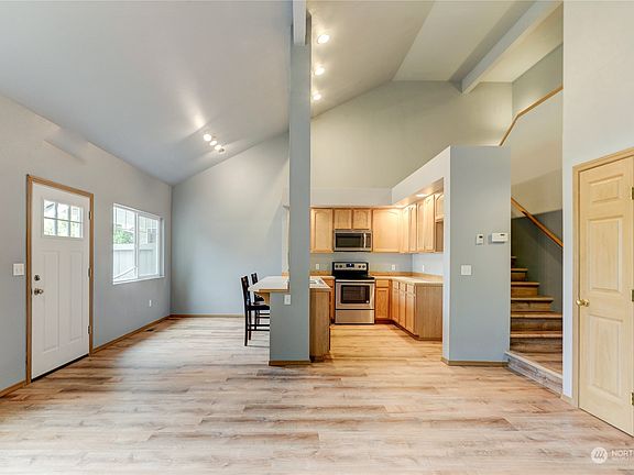 4th image of 211 Yauger Way NW