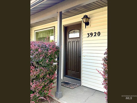 4th image of 3920 N Maple Grove Rd