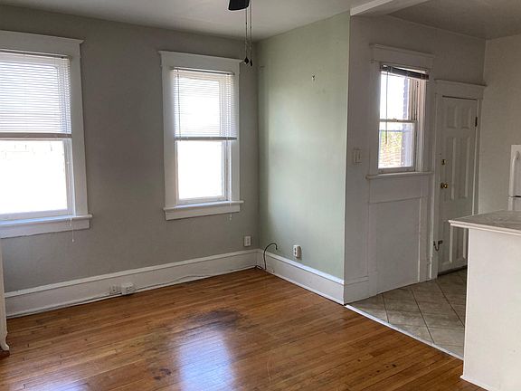 2nd image of 2806 W Cary St APT 10