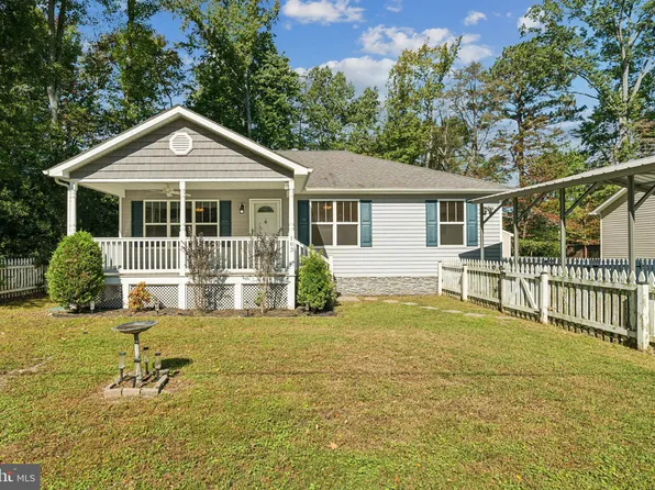 163 Nicholson Dr, Colonial Beach, VA 22443