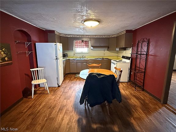2nd image of 2440 Fisher Rd