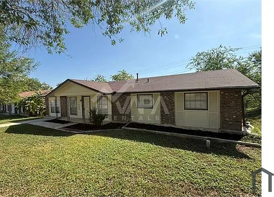 4 bed, 1475 sqft, $2,200 — Photo 1