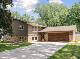 5130 Greenwood Dr, Mounds View, MN 55112