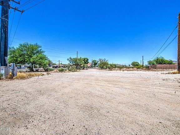 3rd image of 415 N Crismon Road #-