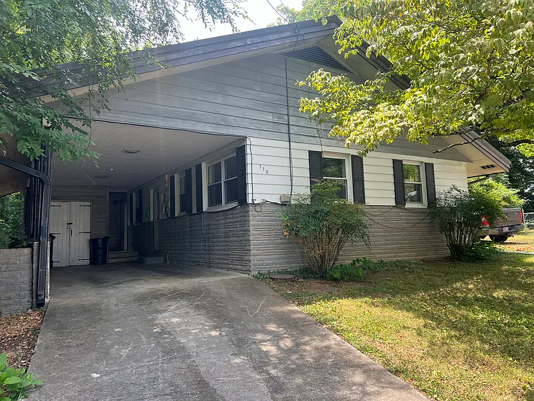 110 S Purdue Ave — Photo 1