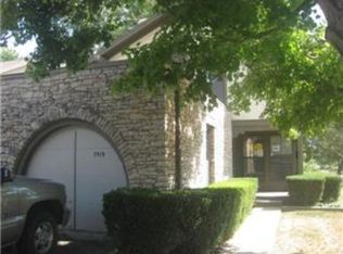 7519 W 102nd St, Overland Park, KS 66212